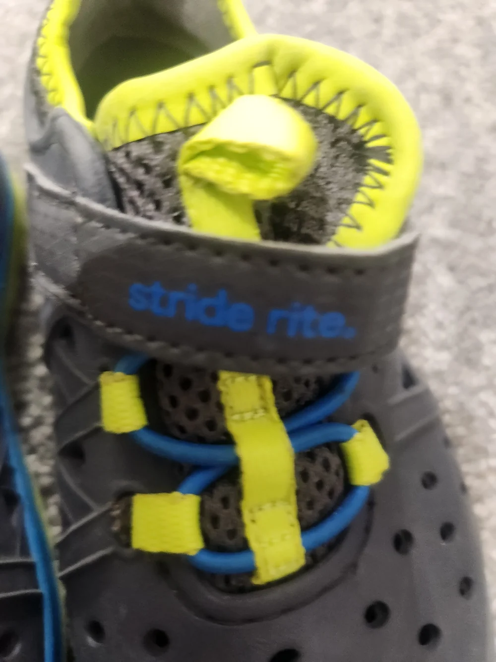Stride Rite Kids Gray & Lime Water-Friendly Sneakers Size 7